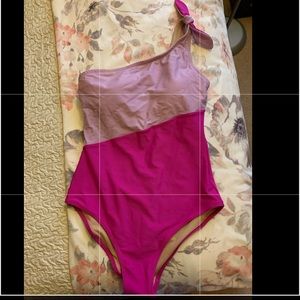Old navy one piece women’s swim